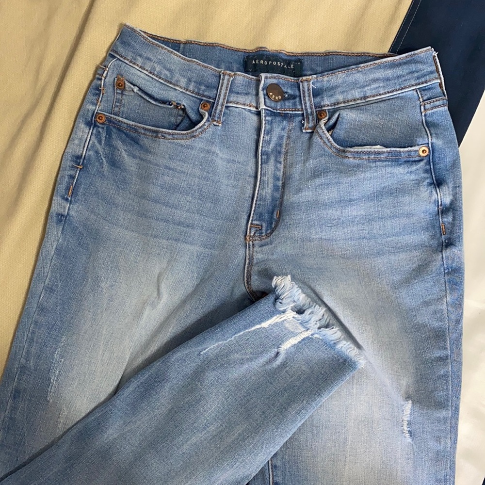 Distressed High Rise Jeggings